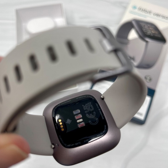 Like New - Fitbit Versa 2 - Picture 10 of 13